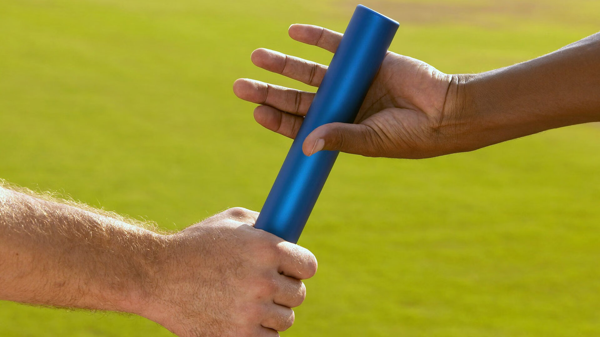 爱游戏登录-中国足球国家队开展跨项目交流提升训练理念，足球训练跨栏怎么用